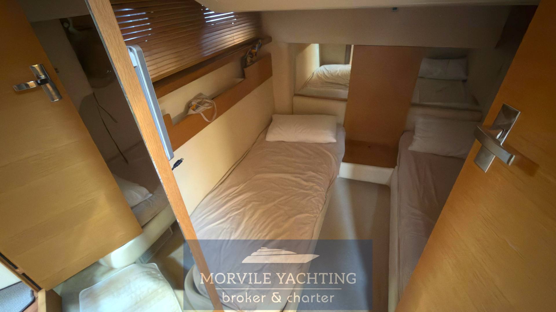 Fairline Targa 52 Express cruiser