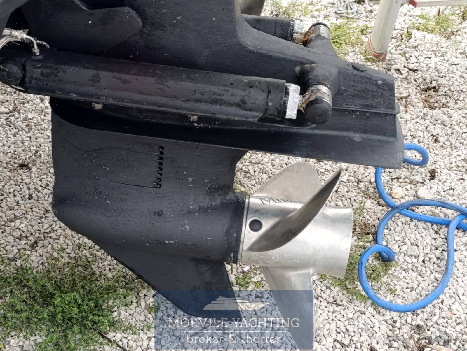 Ilver 32 thesi Motorboot