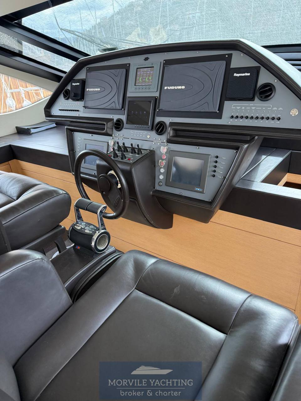 Pershing 80 Tapa dura usado