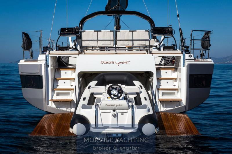 Beneteau Océanis yacht 62 charter