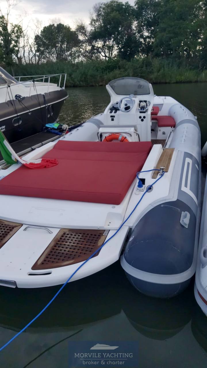 PIRELLI 880 sport Gonflable bateaux d'occasion à vendre