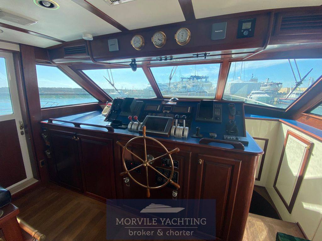 HATTERAS 70 barca a motore