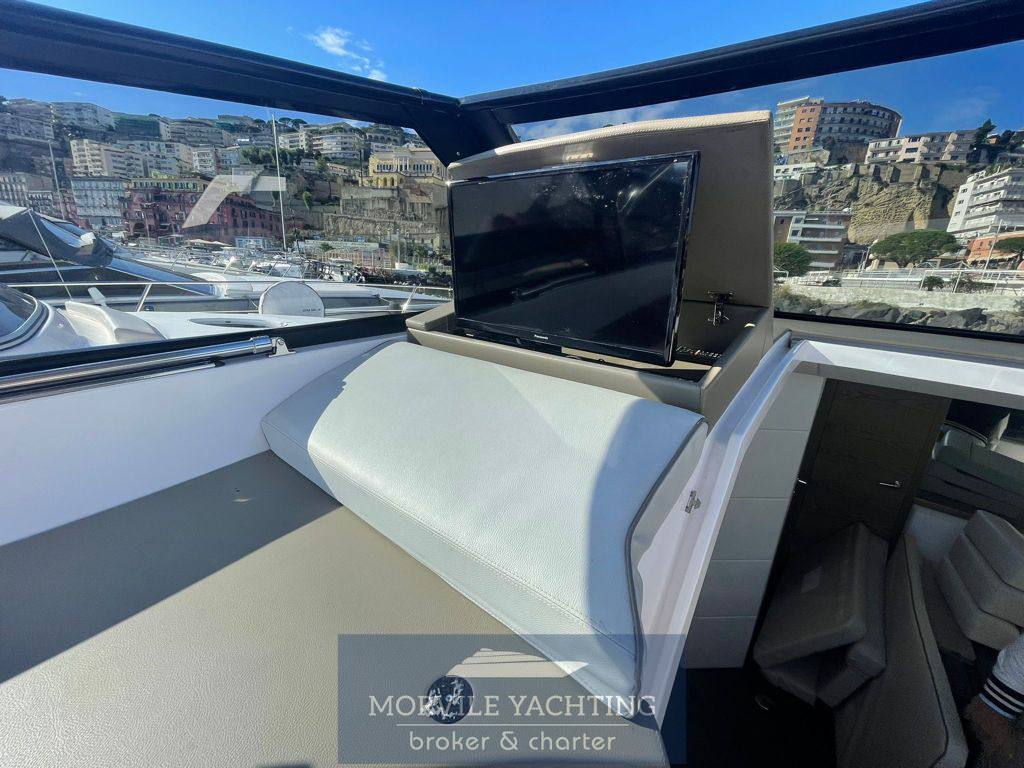 Rio Yachts Spider 40 Motor boat used for sale