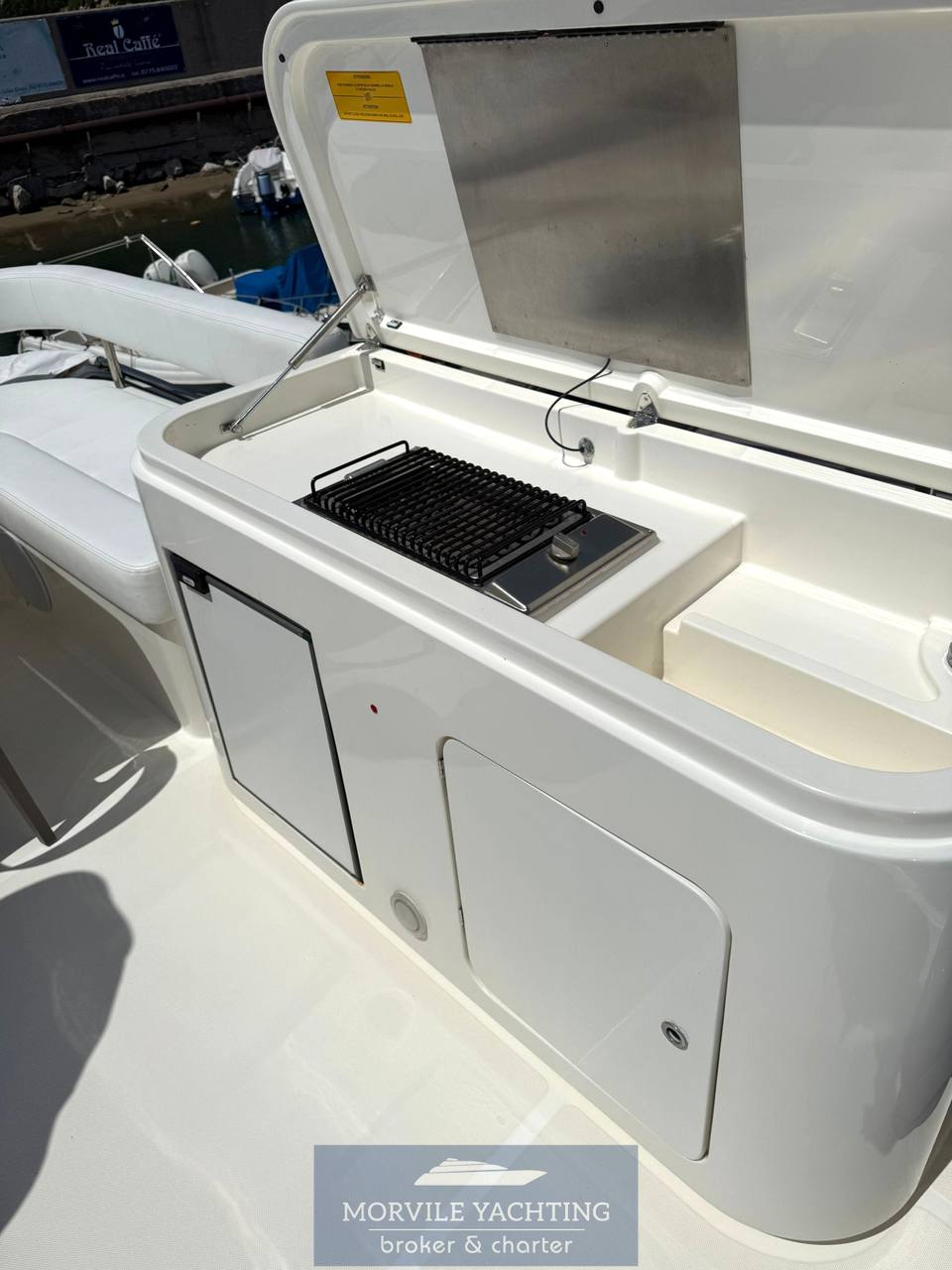 Ferretti yachts 592 قارب بمحرك الميثاق
