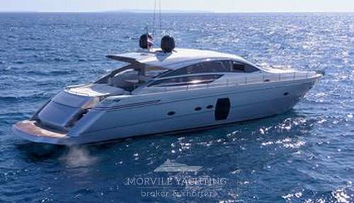 Pershing 64'