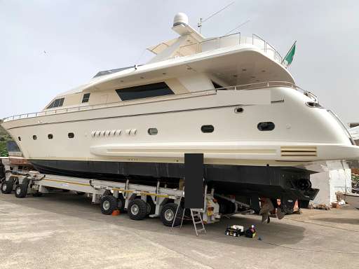 Falcon yachts Falcon yachts Falcon 82s