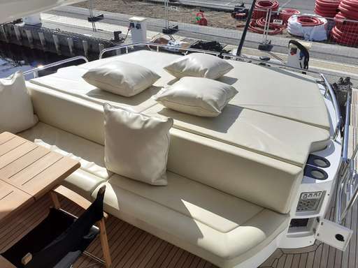 Sunseeker Sunseeker 68 sport yacht