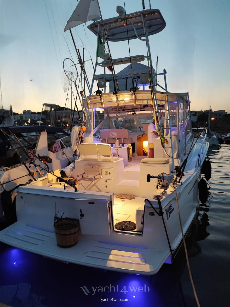Luhrs 37 canyon open