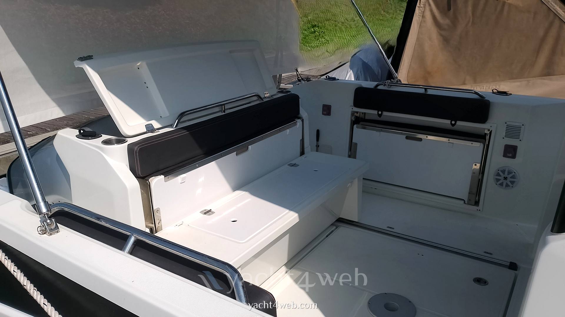 Beneteau Barracuda 9 Barca a motore usata in vendita