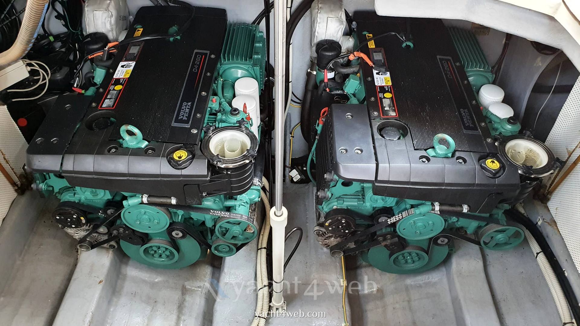 Innovazioni e progetti Mira 37 barca a motore