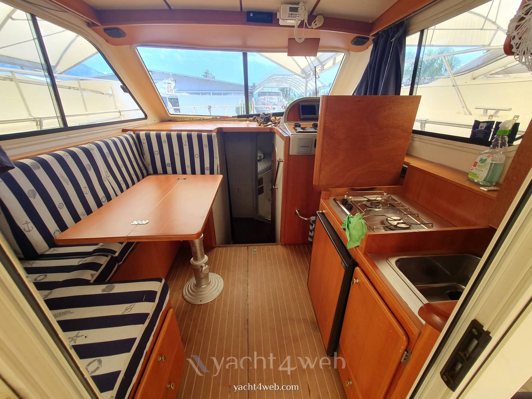 Nautica po Sea world 31 fly Flybridge usato