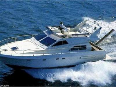 Ferretti 45 fl Моторная лодка используется для продажи