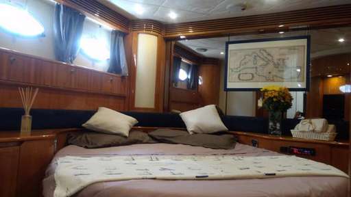 Princess Yachts Princess Yachts V65