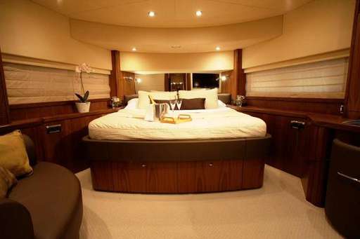 Sunseeker Sunseeker 90 yacht