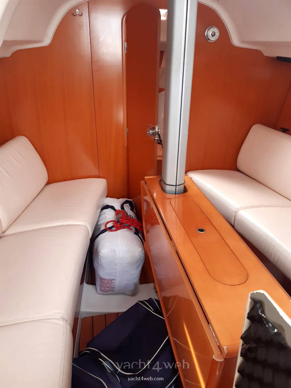 Beneteau First 31.7 Barco de vela usado para venta