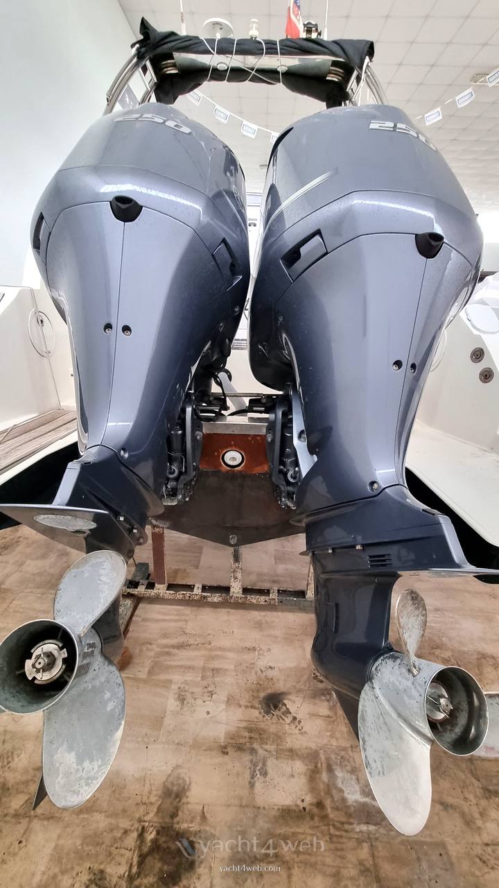 ZAR FORMENTI 97 skydeck Motorboot