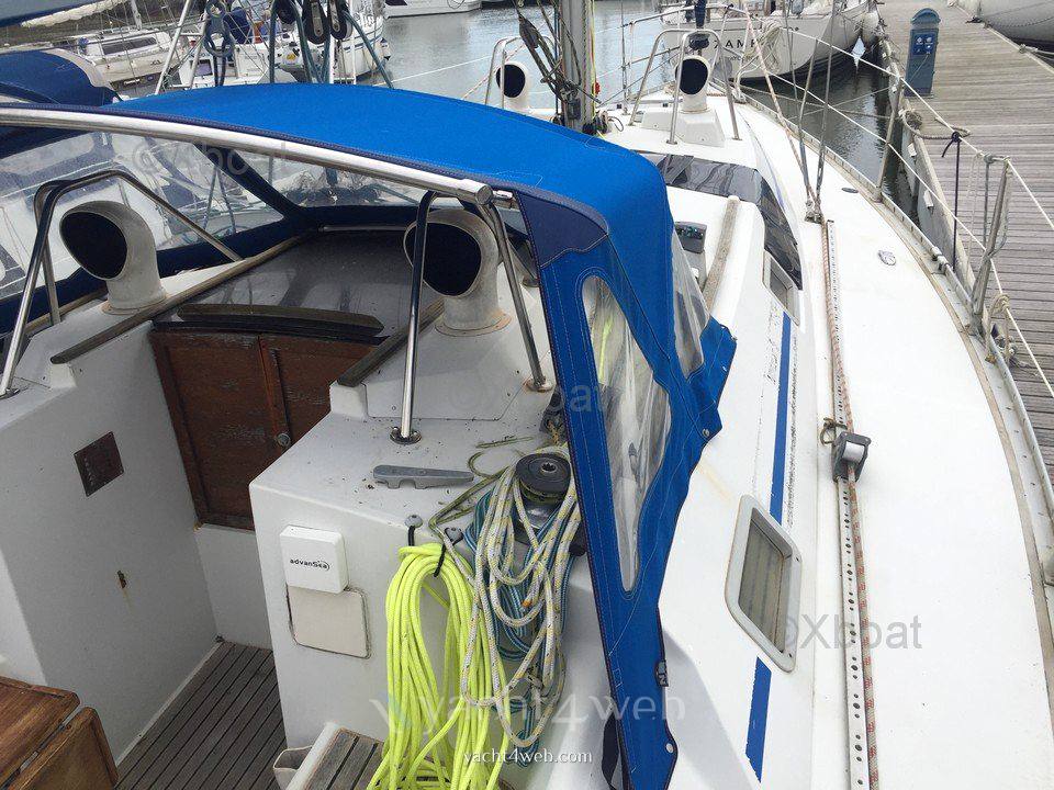 Beneteau OCEANIS 390 используется