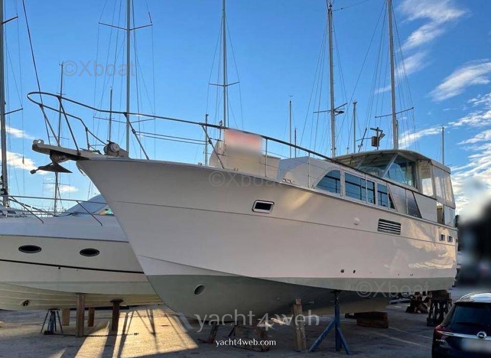 Hatteras 43 dc usato