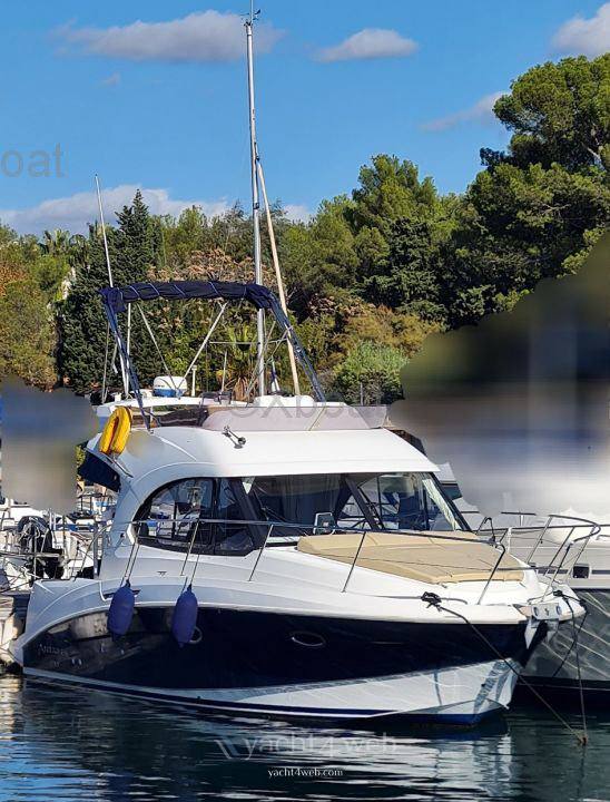 Beneteau Antares 30 fly Моторная яхта