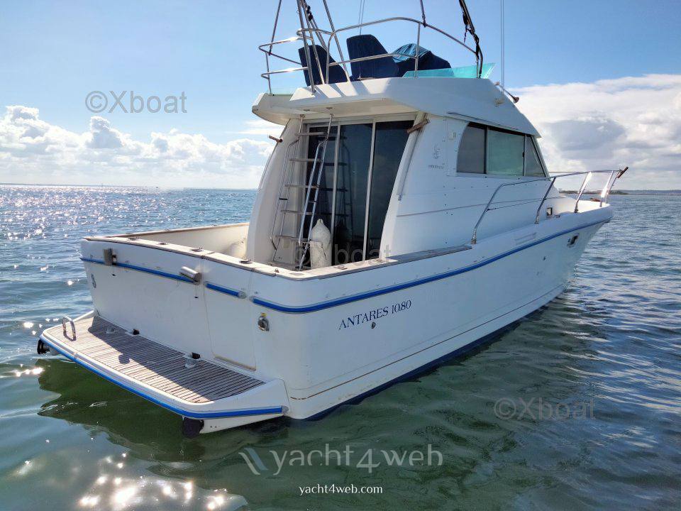 Beneteau Antares 1080 Motor boat used for sale