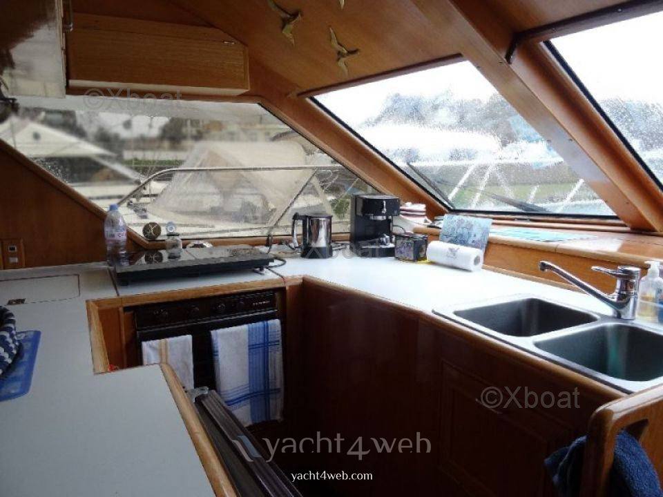 Ocean Alexander 39 trawler 0