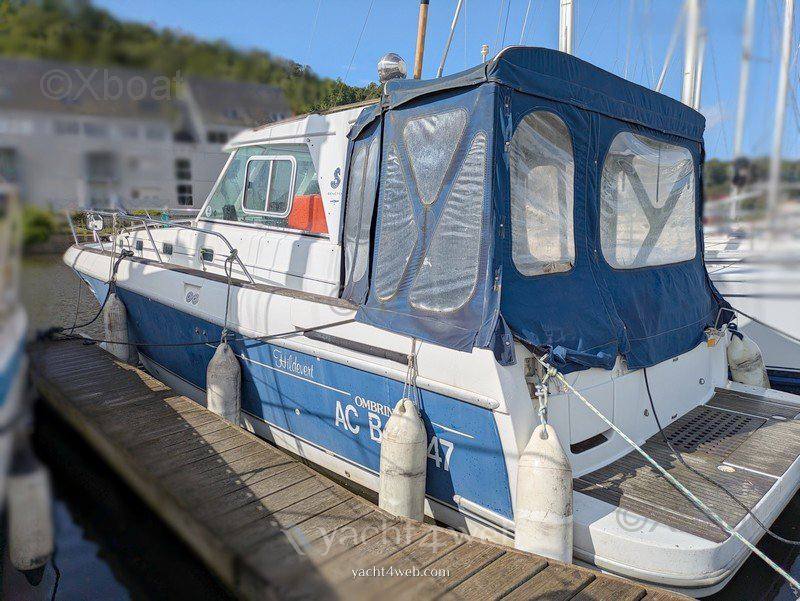 Beneteau Ombrine 960 timonier Yacht à moteur