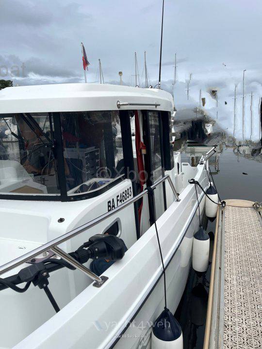 Beneteau Barracuda 8 Yate a motor
