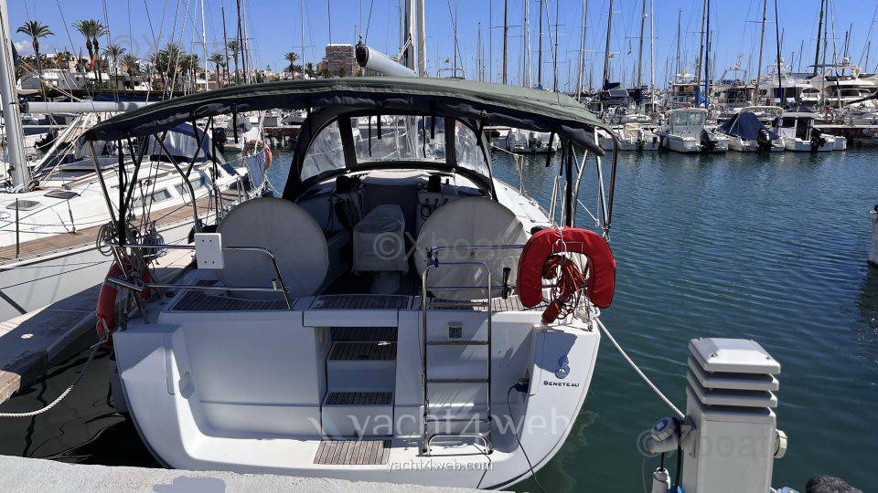 Beneteau Oceanis 40 sailing boat