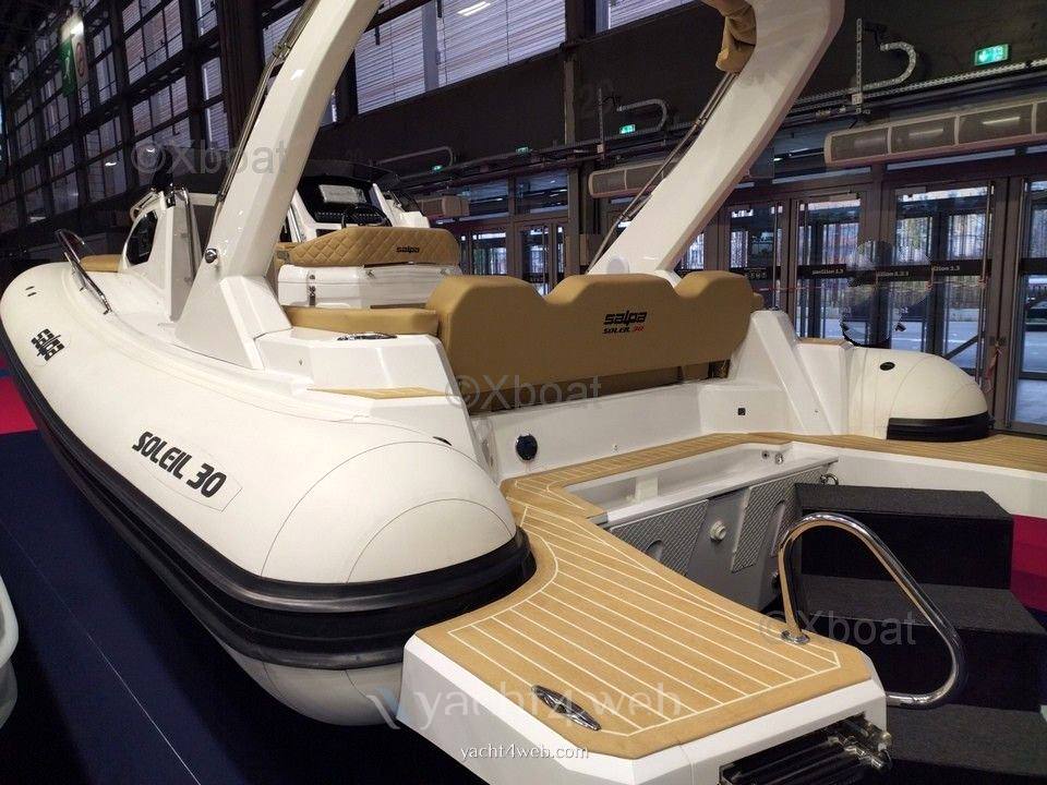 Salpa 30 soleil motor boat