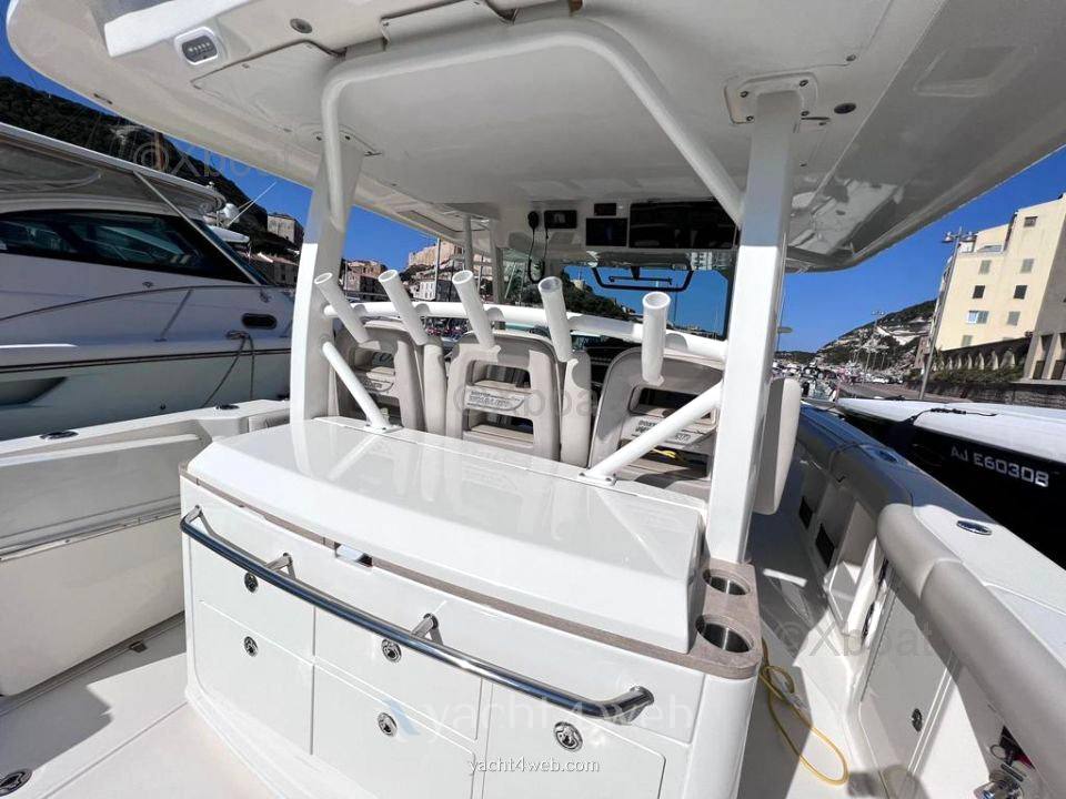 Boston whaler 380 outrage motor boat