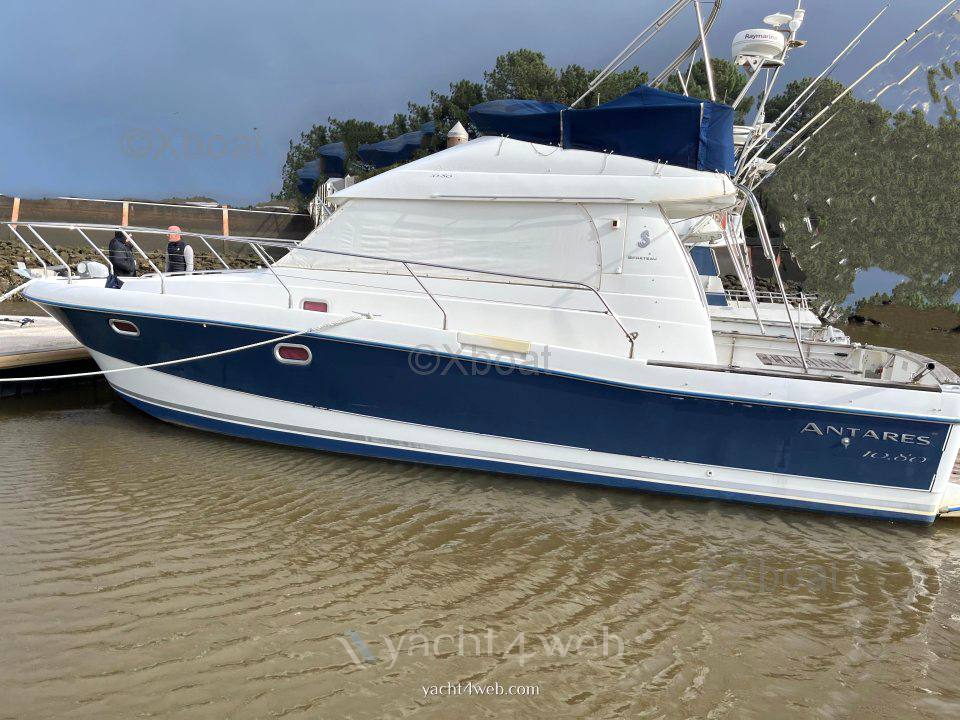 Beneteau Antares 1080 fly Motor boat used for sale