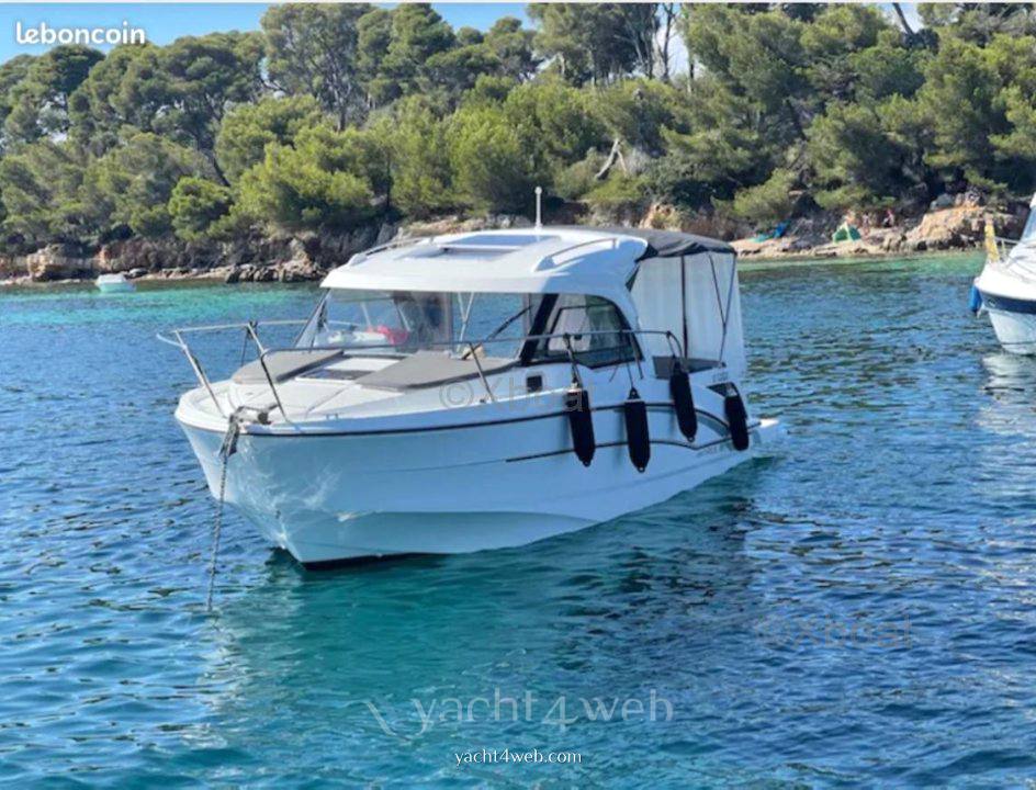 Beneteau Antares 8 ob 