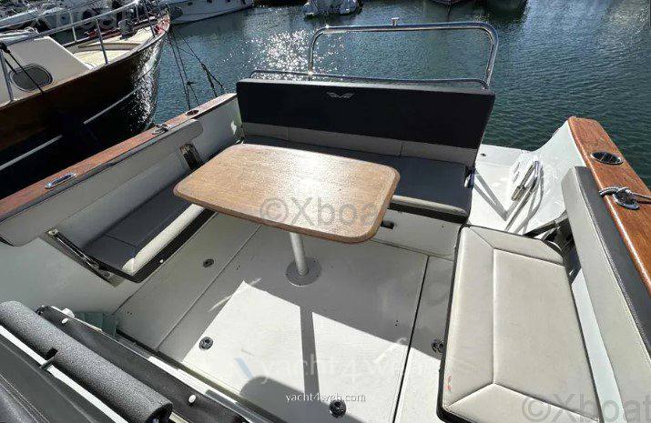 Beneteau Flyer 8.8 sundeck Моторная лодка используется для продажи