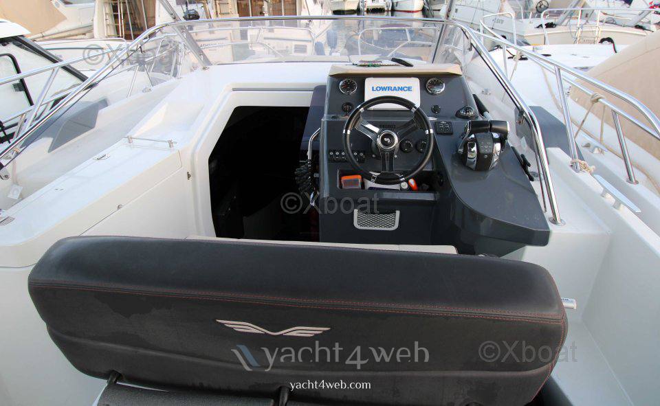 Beneteau Flyer 8.8 sundeck используется