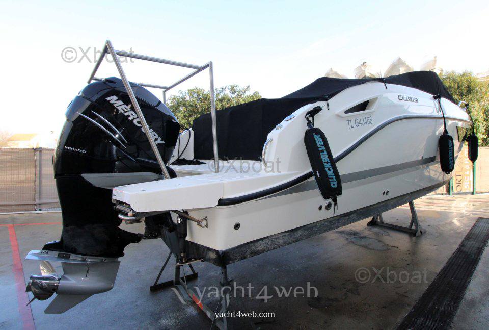 Quicksilver Activ 805 cruiser Yate a motor