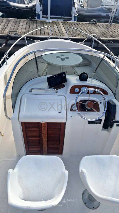 Jeanneau Cap camarat 625 wa Barco de motor usado para venta