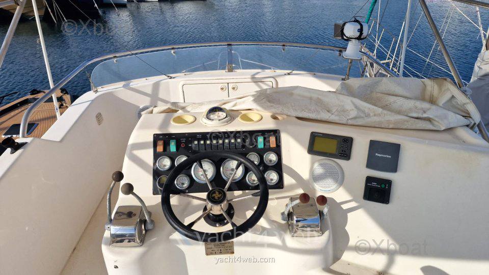 Riviera 33.5 fishing Motorboot gebraucht zum Verkauf