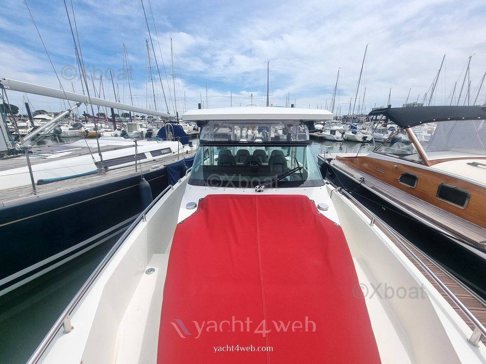 Axopar 37 sun top Motoryacht usato
