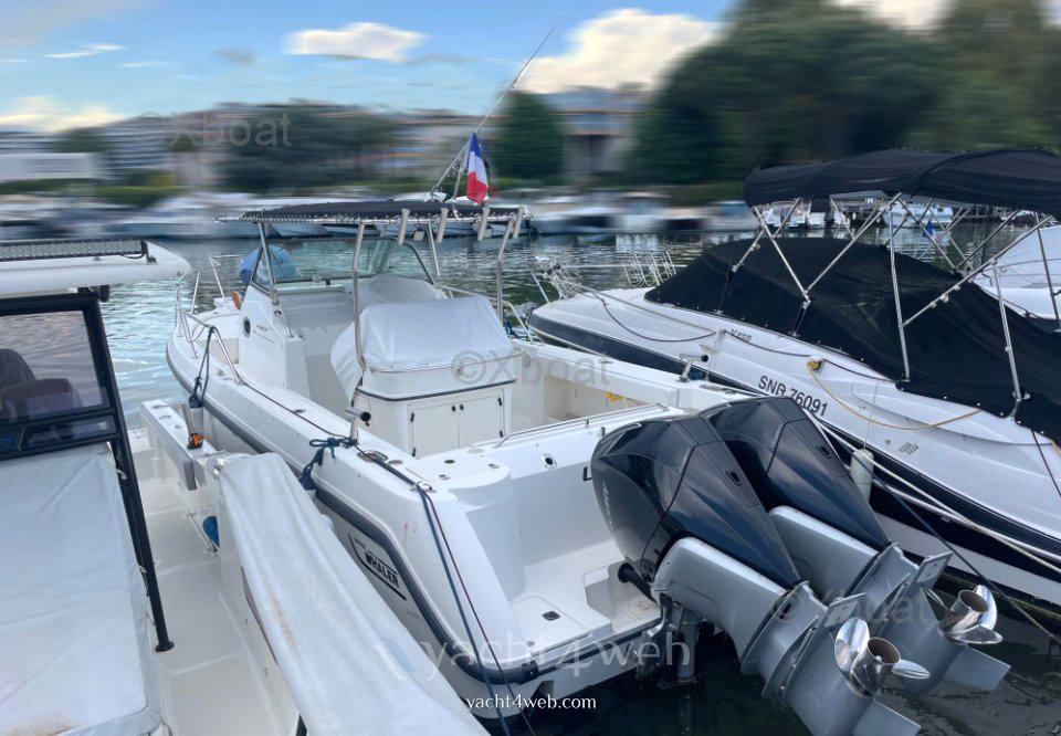 Boston whaler 28 outrage Barca a motore usata in vendita