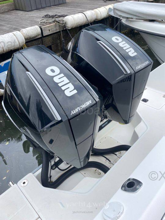 Boston whaler 28 outrage fotografia