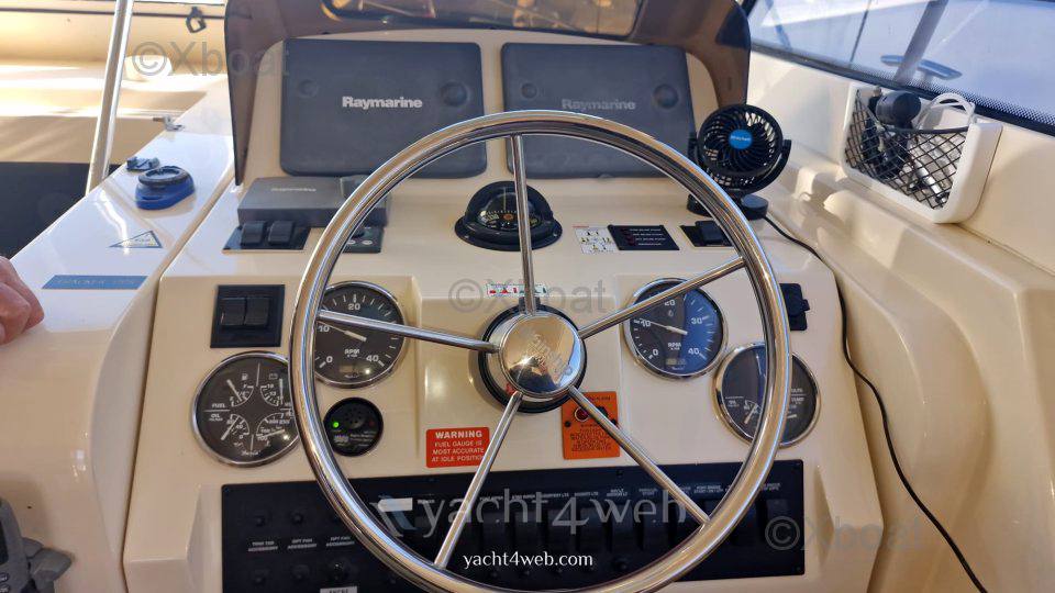 Mainship 34 pilot sedan Barca a motore usata in vendita