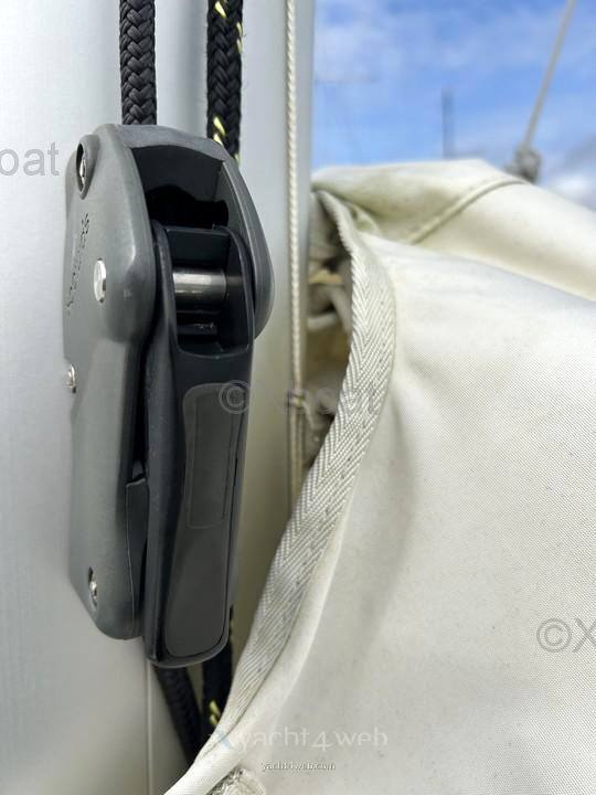 Beneteau Oceanis 34.1 Vela