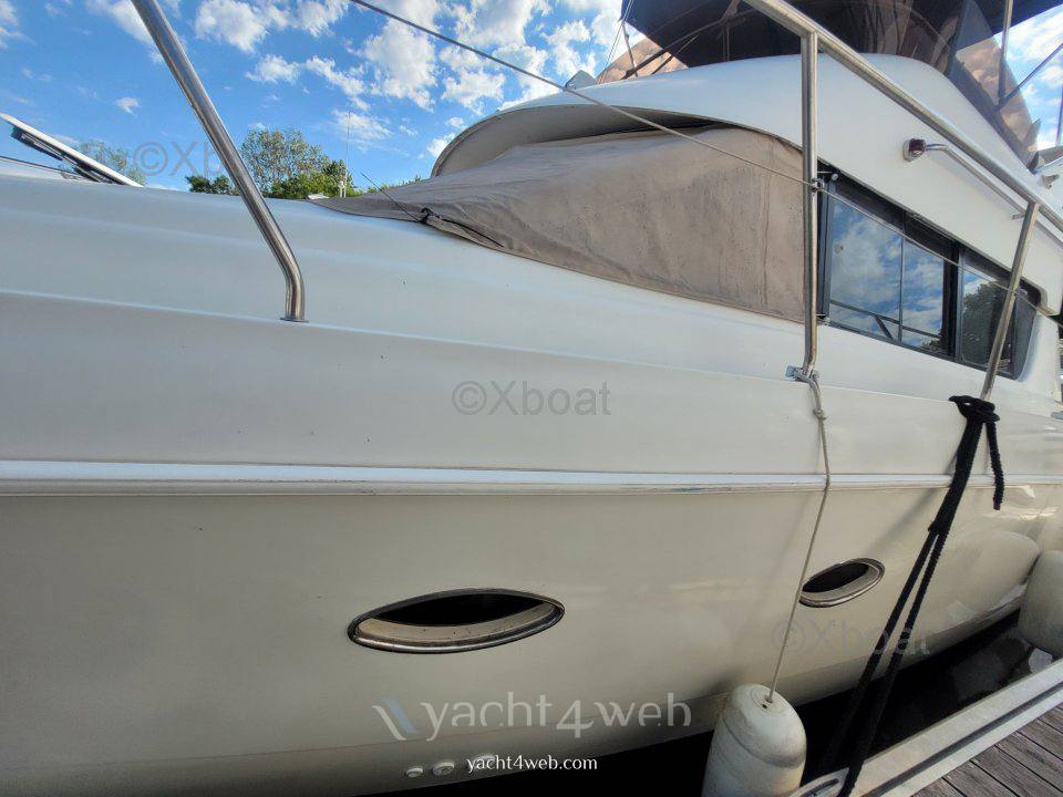 Silverton 362 fly sedan 0