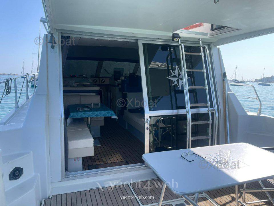 Jeanneau Yarding 42 fly bateau à moteur