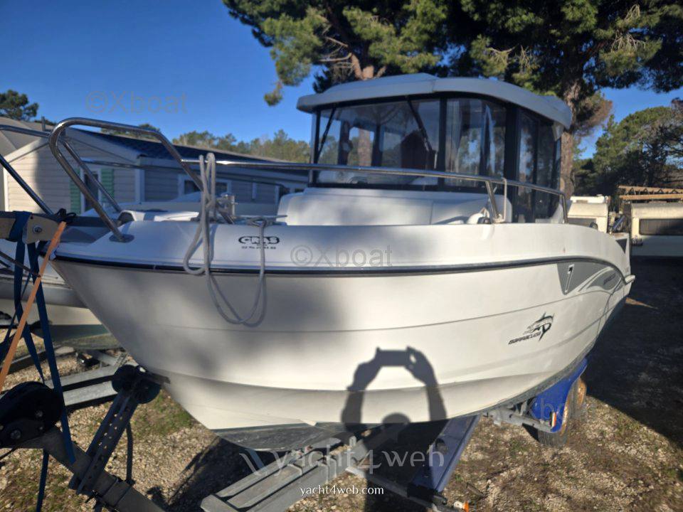 Beneteau Barracuda 7 Yacht à moteur