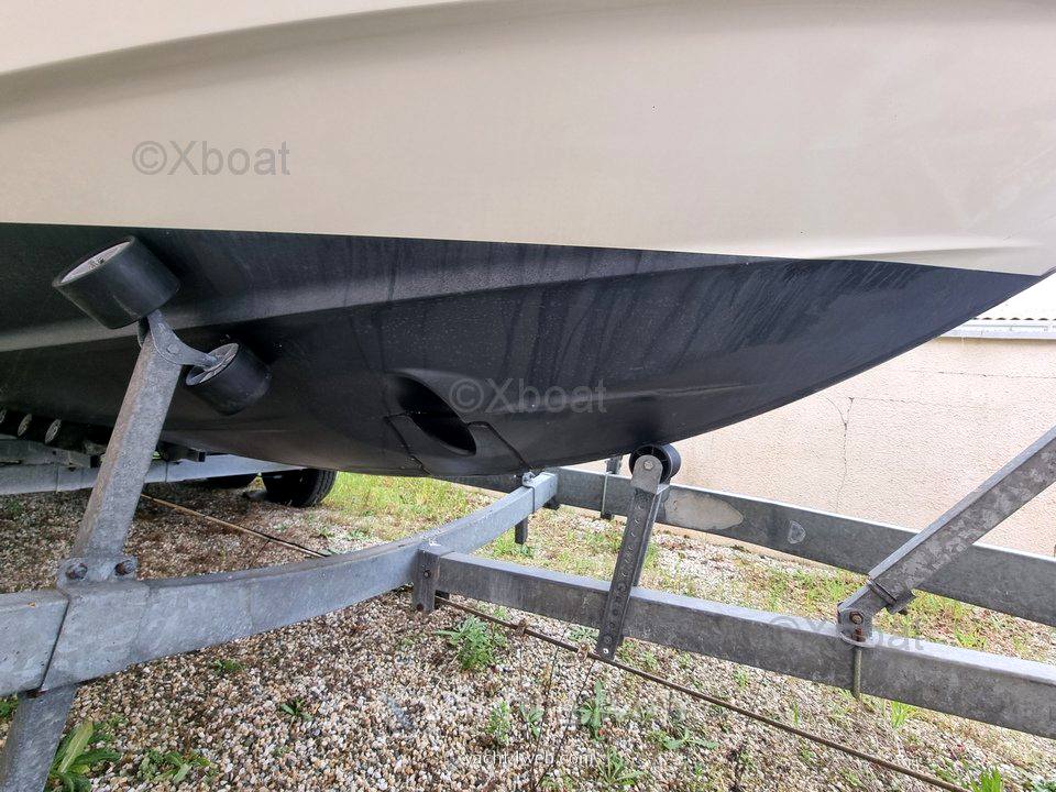 Jeanneau Cap camarat 7.5 cc صور