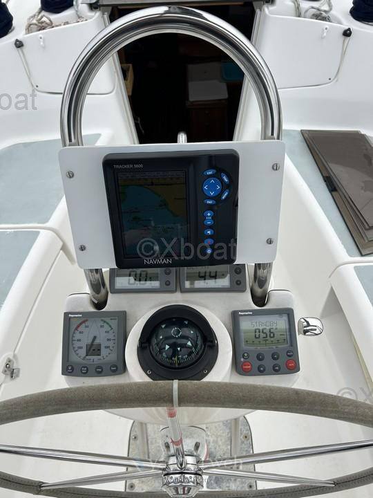 Hunter 356 