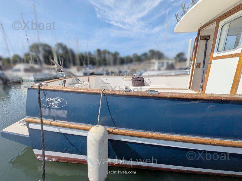 Rhea 750 timonier Barco de motor usado para venta