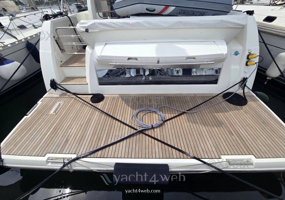 Prestige 460 flybridge Motorboot