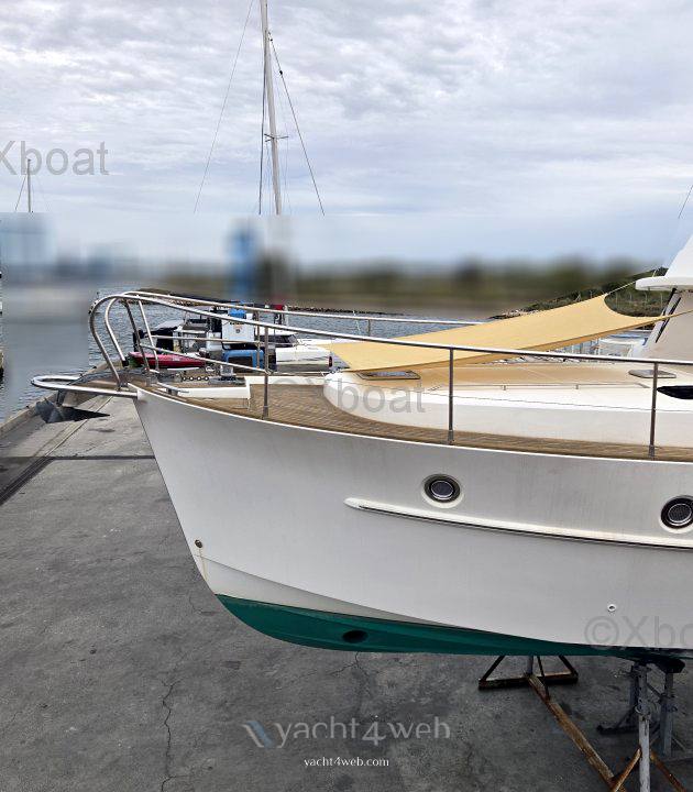 Beneteau Swift trawler 42 barco a motor